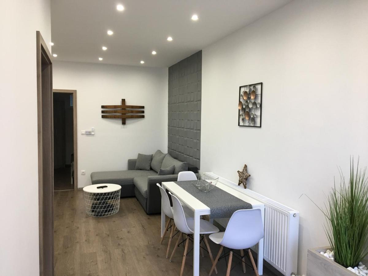 Foter Apartman Ii. 빌라니 외부 사진