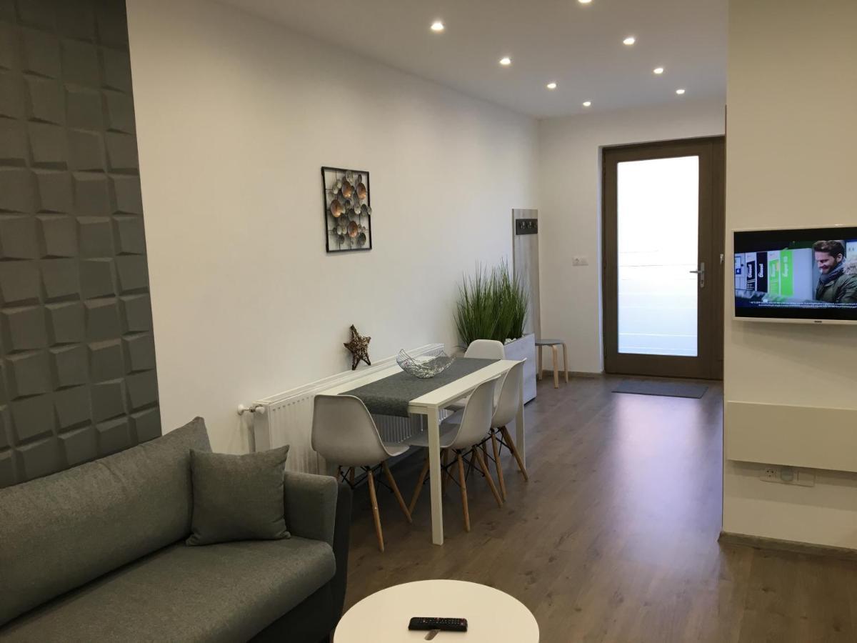 Foter Apartman Ii. 빌라니 외부 사진